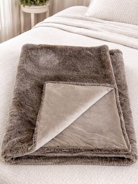 Restoration Hardware Plush Faux Fur Throw in Taupe 50 x 60 Luxury Cozy